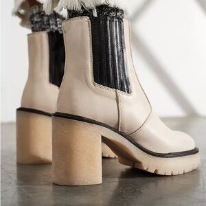 FREE PEOPLE James Chelsea Leather Boot in Bone 8